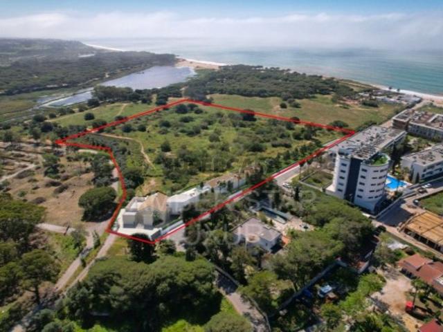 Terreno a 100 metros da praia em Quarteira com 2.4 ha