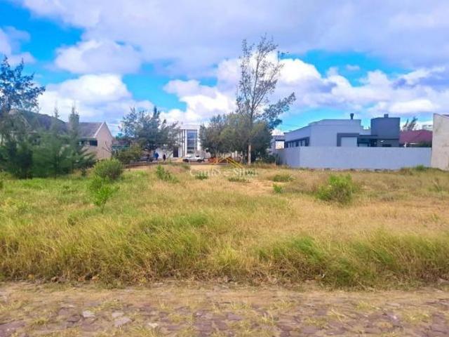 Terreno a 300 metros do mar na praia de Atlântida Sul