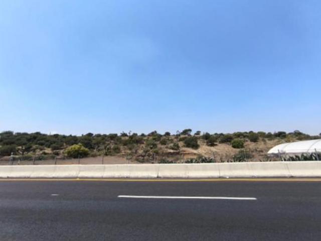 Terreno a pie de Carretera 8 hectáreas