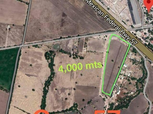 Terreno a pie de carretera a San Luis Potosí Frente al parque Opción