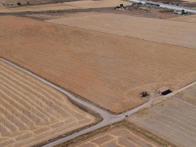 TERRENO A PIE DE CARRETERA A 20 MINUTOS DE PACHUCA