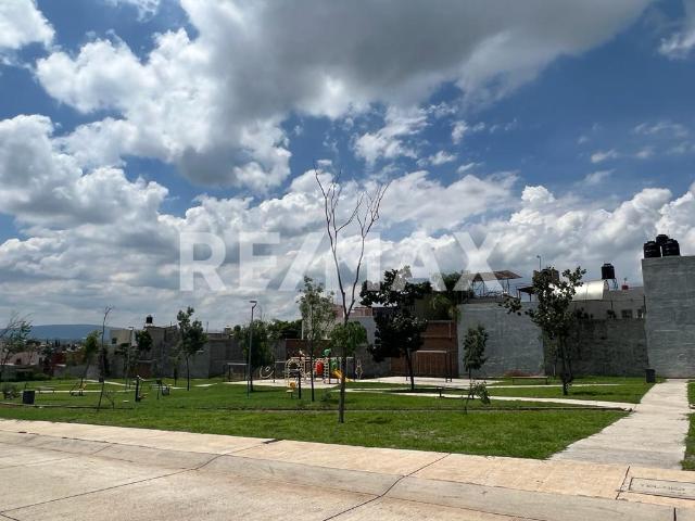 TERRENO A UNA CUDRA DE BLVD. ANACLETO GONZALEZ FLORES