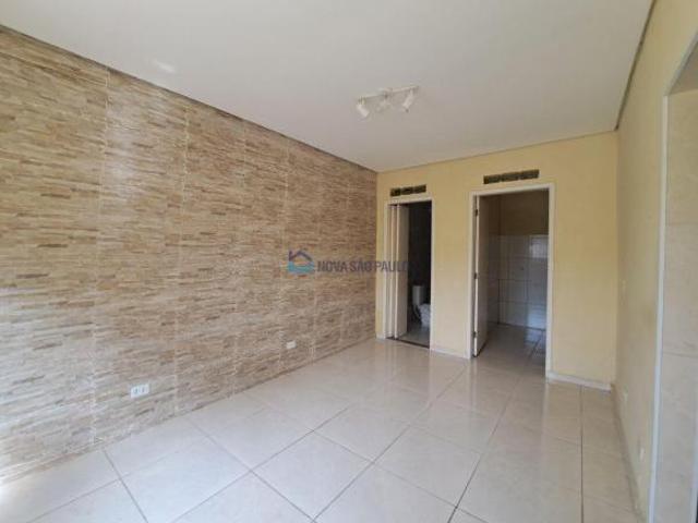Terreno à venda 250m², edícula nos fundos com 01 dormitório, sala, cozinha e ban