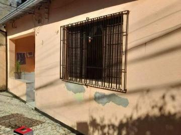 Terreno à venda 340 metros com 5 casas antigas para demolição ou reforma!