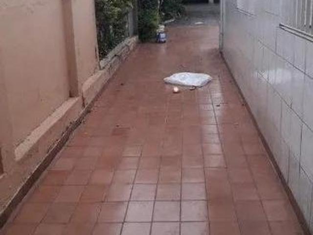 Terreno à venda com casa antiga na Vila Sacadura Cabral, em Santo André, com 450m² de área total