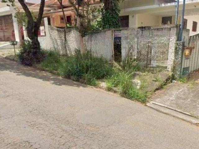 Terreno à venda com casa antiga no Bairro Paraíso, em Santo André, com 500m²