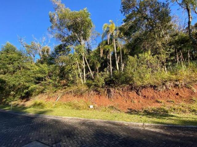 TERRENO À VENDA COM PROJETO APROVADO EM GRAMADO/RS