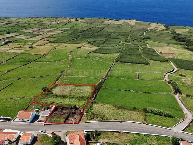 Terreno à venda com vista mar em Doze Ribeiras, Angra do Heroísmo