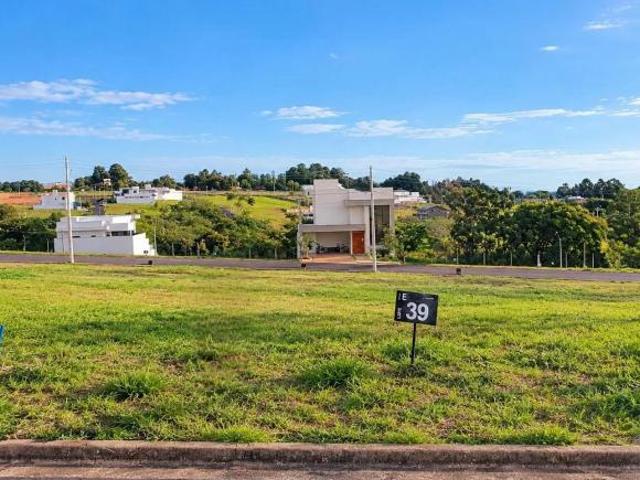 Terreno à venda com 250 m² no Village Damha em Marília