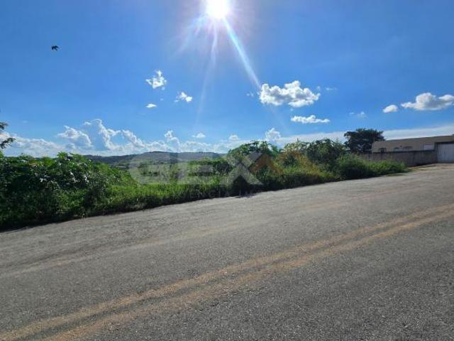 Terreno à Venda com 288m² no Bairro Orion em Divinópolis MG