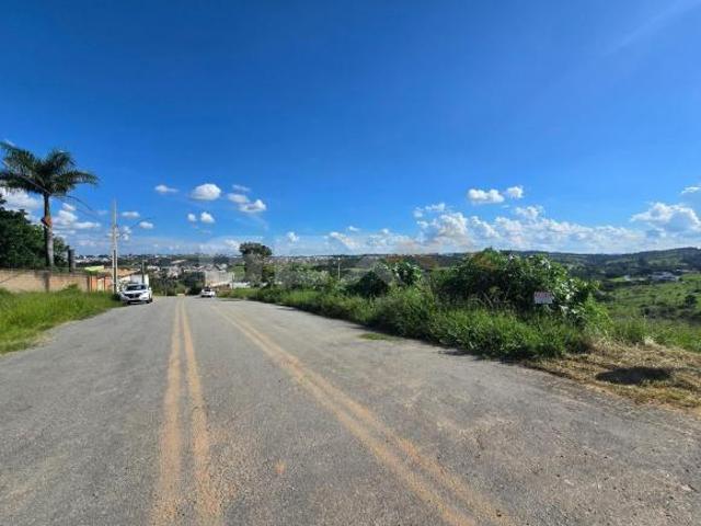 Terreno à Venda com 288m² no Bairro Campina Verde em Divinópolis MG