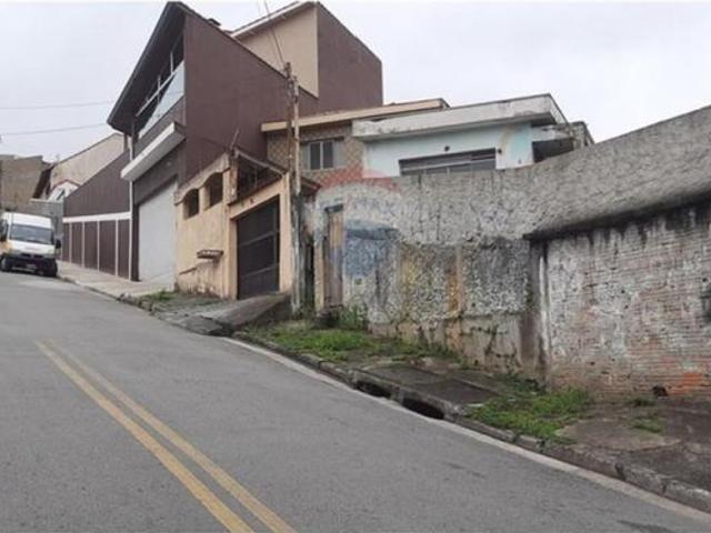 Terreno á venda com 346,20 m² com casa habitável no Bairro Vila Guaraciaba em Santo André por R$37