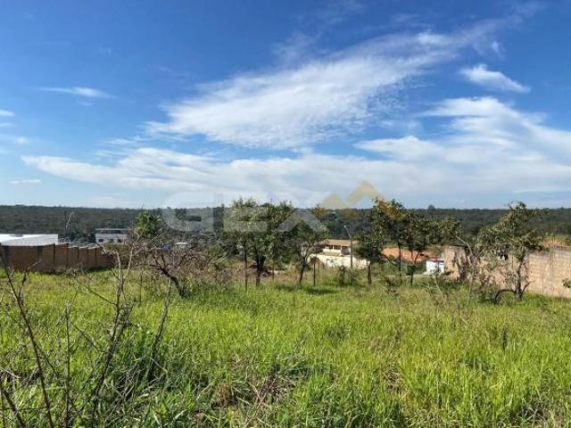 Terreno à Venda com 300m² no Bairro Residencial Lagoa Park em Divinópolis MG