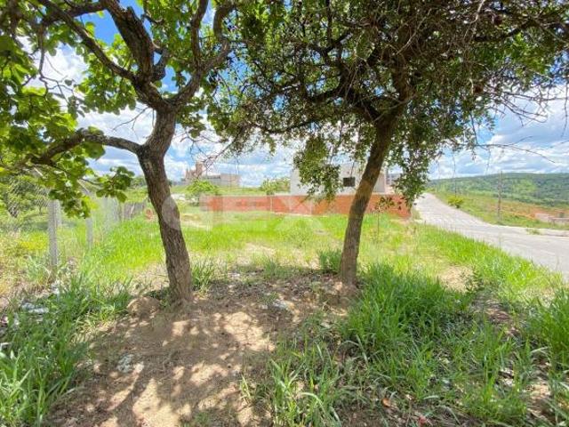 Terreno à Venda com 337,50 m² no Bairro Xavante em Divinópolis MG