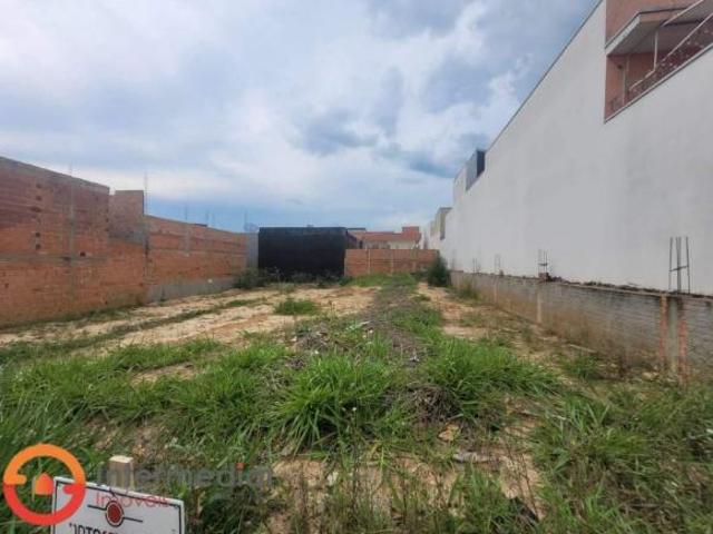 Terreno à venda de 200 m² em excelente localização