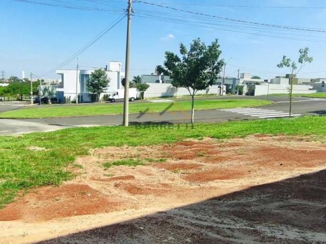 Terreno à venda de 273m² plano no condomínio fechado Lazuli Club
