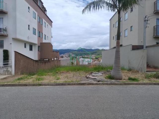 Terreno á venda de 312,52m² à no Jardim Hortência em Poços de Caldas MG
