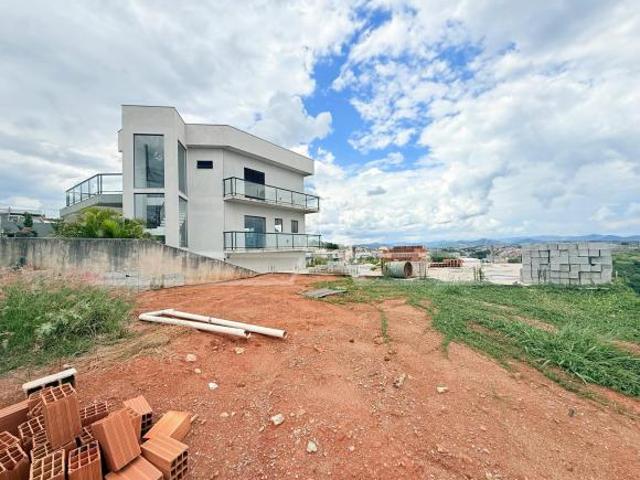 Terreno à venda em Condomínio Villa Real de Bragança