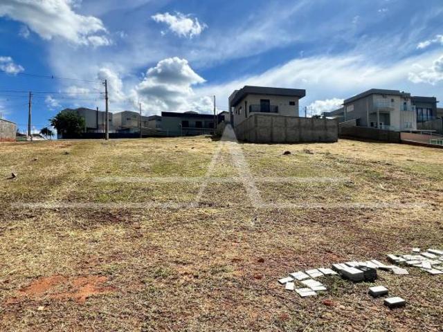 Terreno à venda em Condomínio Villa Real de Bragança