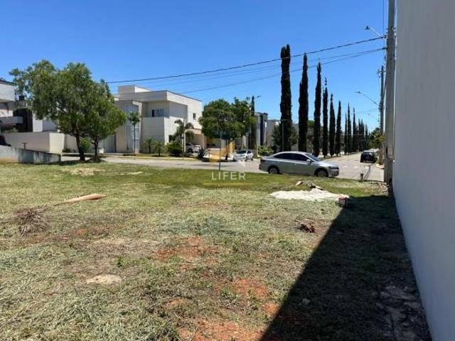 Terreno à Venda em Condomínio de Hortolândia