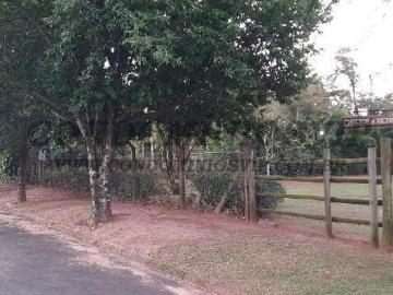 Terreno à venda em condomínio de luxo no Delta Ville Tênis Club, Tupã SP: 2.520,00 m² de área!