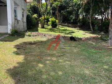 Terreno à venda em condomínio de luxo em Alphaville, Santana de Parnaíba SP: 360m² de puro potencial