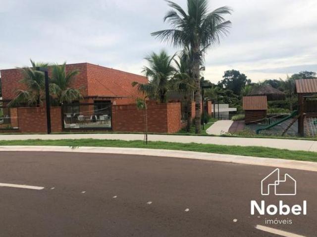 Terreno à venda em condomínio fechado em Cianorte Pr