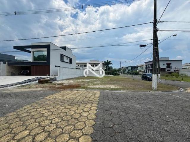 Terreno à venda em Condomínio no bairro Maitinga em Bertioga/SP
