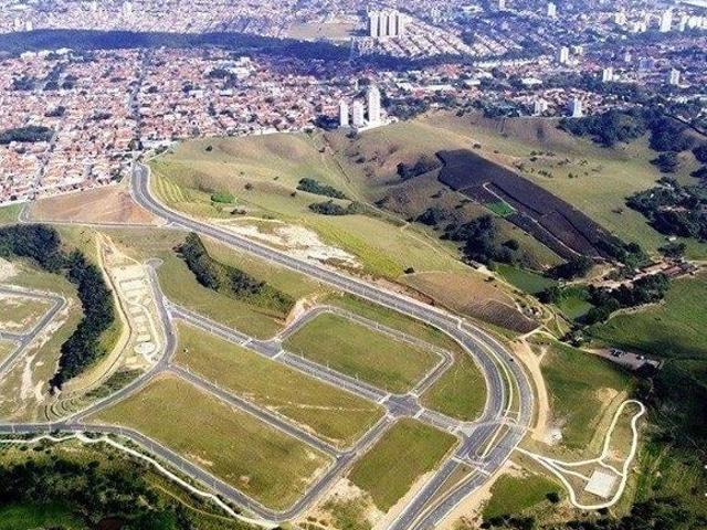Terreno à venda em Condomínio Recanto da Baronesa