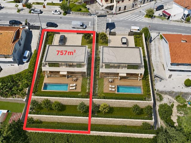 Terreno à venda em Conde e Gandarela, Guimarães RE/MAX Portugal