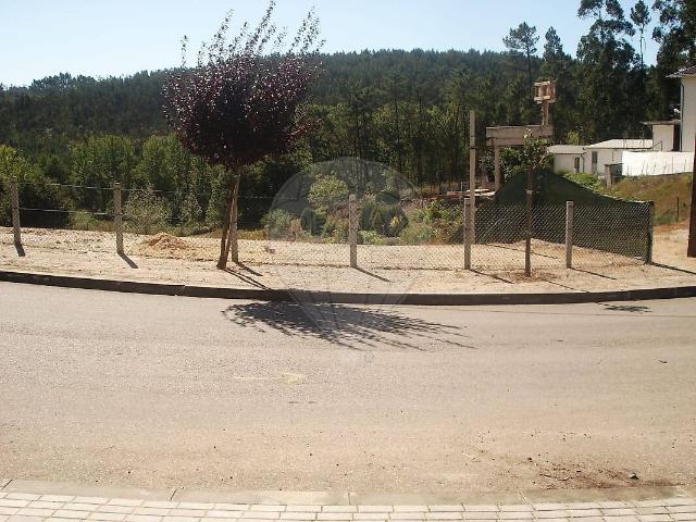 Terreno à venda em Caldas de São Jorge e Pigeiros, Santa Maria da Feira RE/MAX Portugal