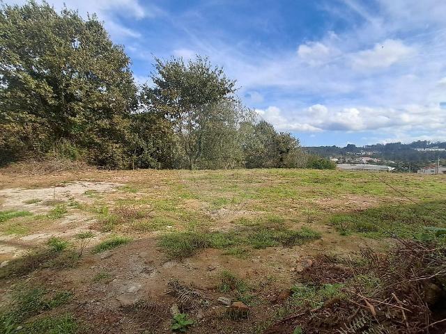 Terreno à venda em Caldas de São Jorge e Pigeiros, Santa Maria da Feira RE/MAX Portugal