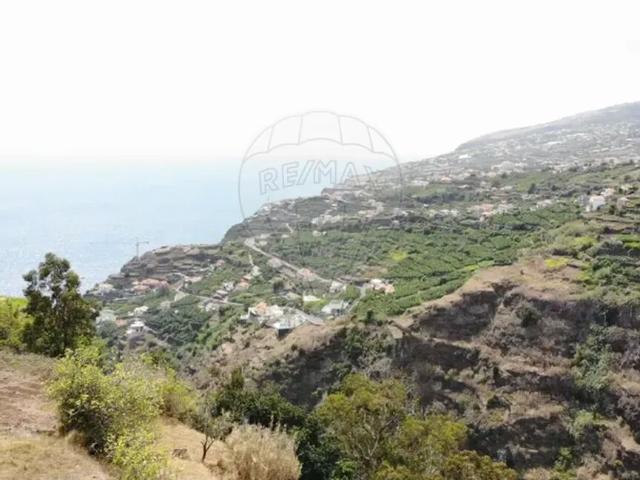 Terreno à venda em Calheta Madeira