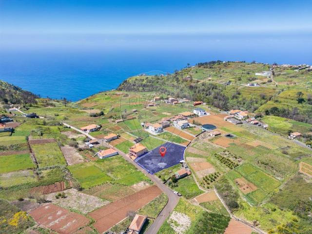 Terreno à venda em Calheta Madeira