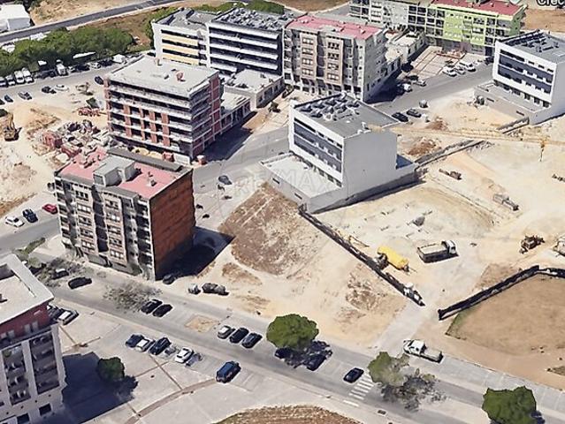 Terreno à venda em Camarate, Unhos e Apelação, Loures RE/MAX Portugal