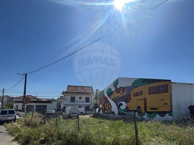 Terreno à venda em Camarate, Unhos e Apelação, Loures RE/MAX Portugal