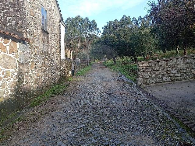 Terreno à venda em Campo e Tamel São Pedro Fins, Barcelos RE/MAX Portugal