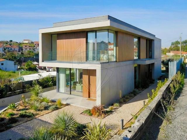 Terreno à venda em Canidelo, Vila Nova de Gaia RE/MAX Portugal