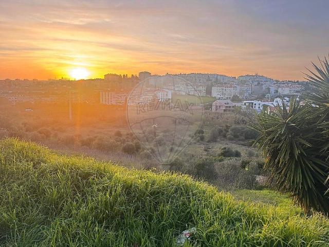 Terreno à venda em Carcavelos e Parede, Cascais RE/MAX Portugal