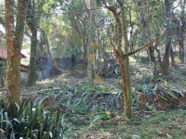 Terreno à venda em Carapicuíba