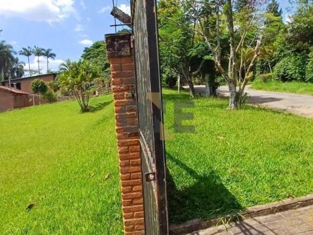 Terreno à venda em Carapicuíba