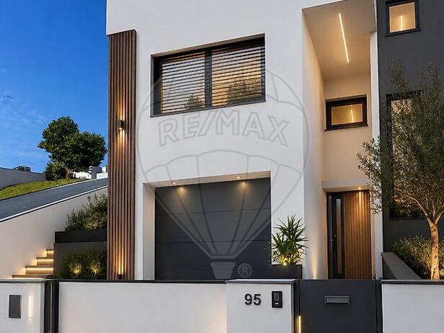 Terreno à venda em Carrazedo, Amares RE/MAX Portugal