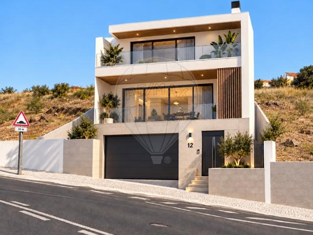 Terreno à venda em Casal de Cambra, Sintra RE/MAX Portugal