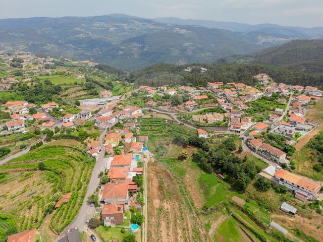 Terreno à venda em Castelo de Paiva