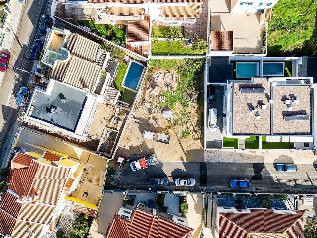 Terreno à venda em Charneca de Caparica e Sobreda, Almada RE/MAX Portugal