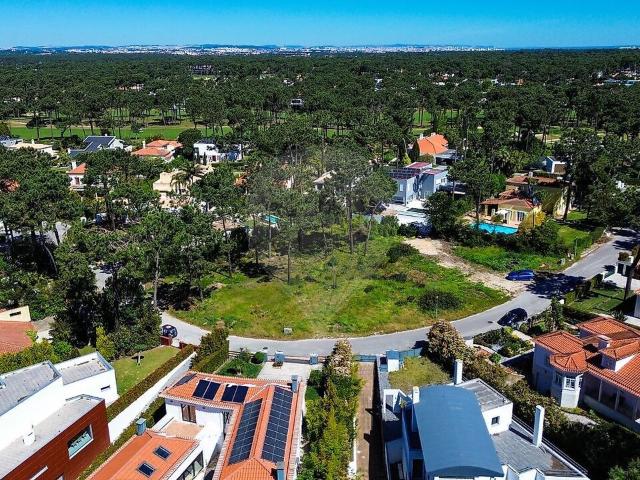 Terreno à venda em Charneca de Caparica e Sobreda, Almada RE/MAX Portugal