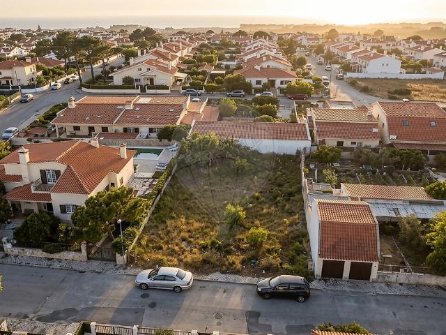 Terreno à venda em Charneca de Caparica e Sobreda, Almada RE/MAX Portugal