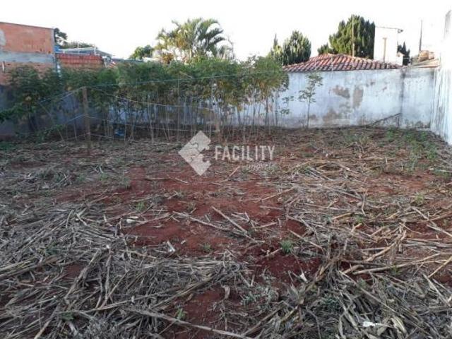 terreno à venda em Cidade Universitária