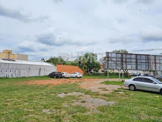 terreno à venda em Cidade Universitária