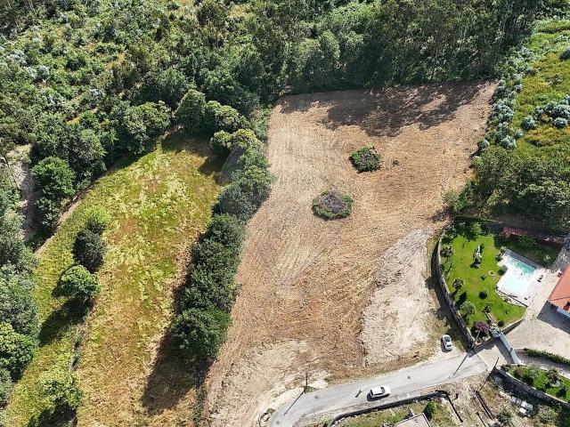 Terreno à venda em Cimo de Vila